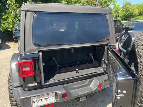 Used 2020 Jeep Wrangler Rubicon w/ LED Lighting Group AWD/4WD image 14