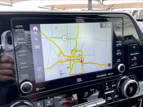 Used 2021 Toyota Highlander Limited FWD image 32