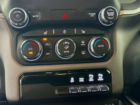 Used 2022 RAM 1500 Big Horn AWD/4WD image 16