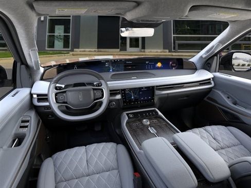 New 2026 Lincoln Navigator L Black Label AWD/4WD image 32