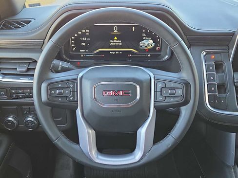 Used 2023 GMC Yukon SLT w/ SLT Premium Package image 23