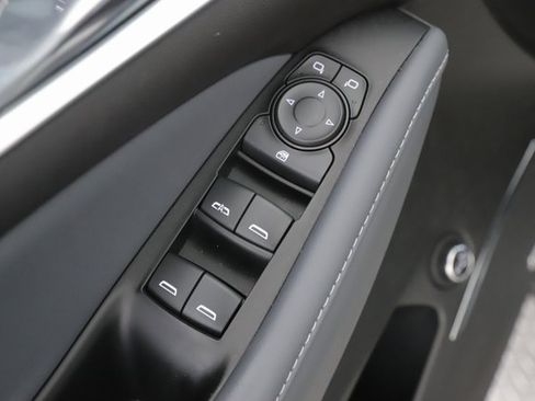 Used 2024 Buick Enclave Essence image 20