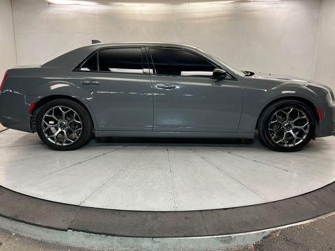 Used 2018 Chrysler 300 Touring w/ Sport Appearance Package RWD image 6