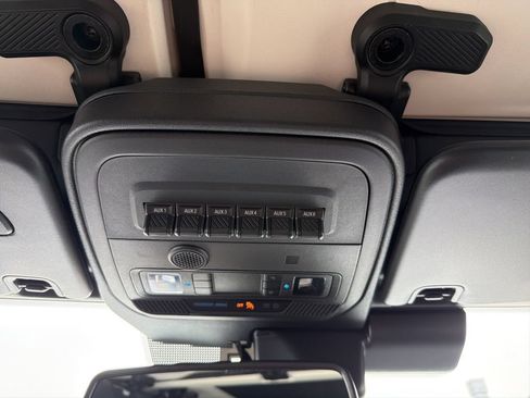 Used 2025 Ford Bronco Badlands AWD/4WD image 31