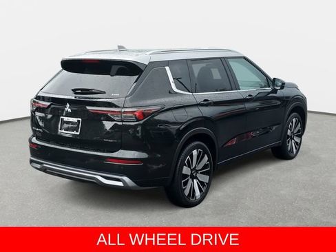 Used 2025 Mitsubishi Outlander AWD image 5