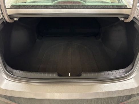Used 2025 Hyundai Elantra SEL image 11
