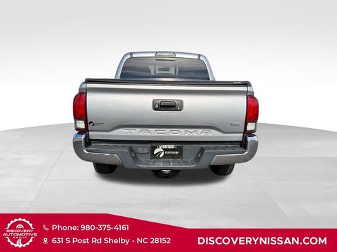 Used 2018 Toyota Tacoma SR5 RWD image 4