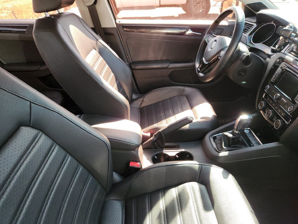 Used 2015 Volkswagen Jetta SEL FWD image 11