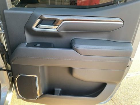 Used 2025 Chevrolet Silverado 1500 LT image 29