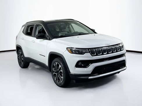 Used 2022 Jeep Compass Limited w/ Sun and Sound Group image 3