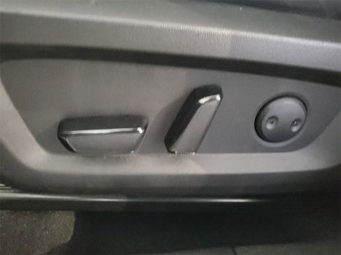 Used 2023 Mitsubishi Outlander SE image 17