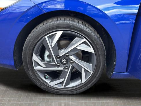 Certified 2025 Hyundai Elantra Limited image 46