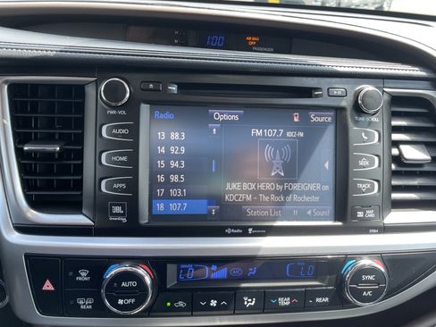 Used 2015 Toyota Highlander Limited AWD/4WD image 20