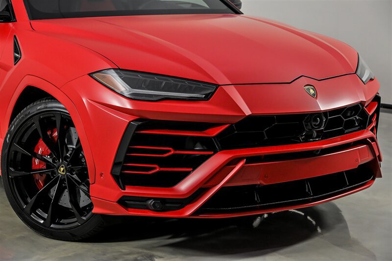 Used 2021 Lamborghini Urus AWD/4WD image 3