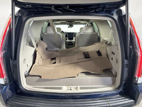 Used 2018 Cadillac Escalade Premium Luxury image 35