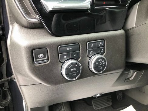 Used 2025 GMC Sierra 1500 SLT AWD/4WD image 15