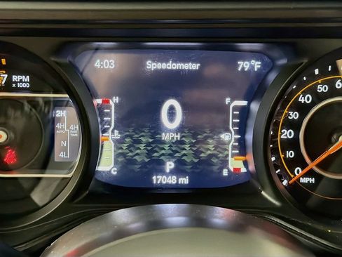 Used 2025 Jeep Wrangler Unlimited Rubicon AWD/4WD image 12