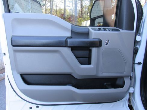 Used 2017 Ford F250 XL w/ Power Equipment Group image 17