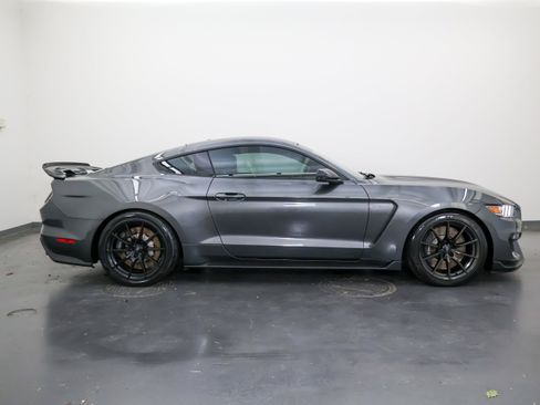 Used 2017 Ford Mustang Shelby GT350 w/ Electronics Package RWD image 2