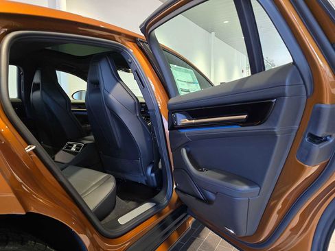 New 2026 Porsche Panamera 4 image 16