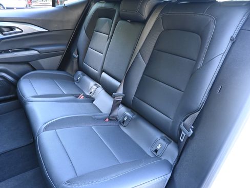 Used 2025 Chevrolet Equinox EV LT w/ Convenience Package image 17