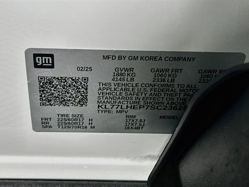 Used 2025 Chevrolet Trax LT w/ LT Convenience Package FWD image 12