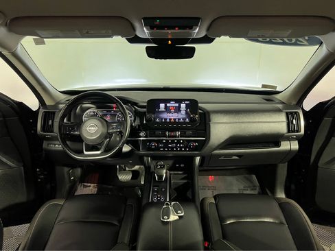 Certified 2023 Nissan Pathfinder SL w/ Black Appearance Package AWD/4WD image 10