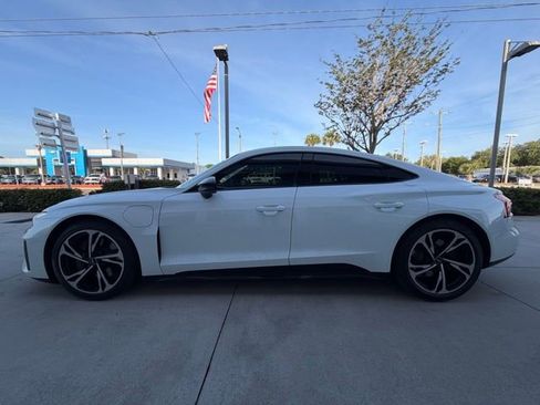 Used 2022 Audi e-tron GT Premium Plus image 16