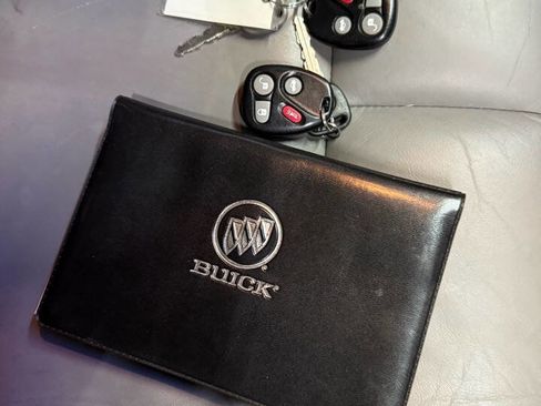 Used 2004 Buick Le Sabre Custom image 35