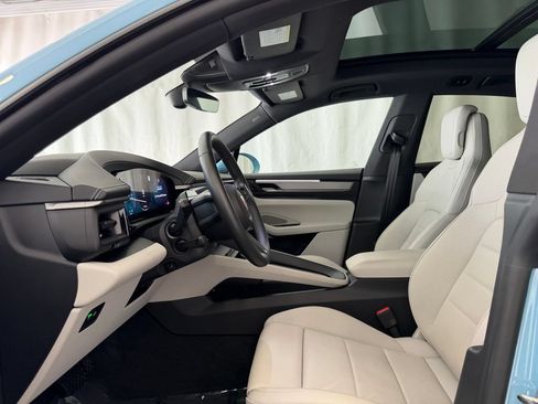 Certified 2026 Porsche Macan 4 Electric AWD/4WD image 5