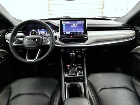 Certified 2024 Jeep Compass Limited image 13