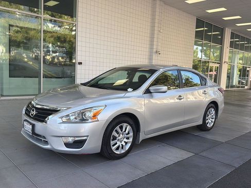 Used 2015 Nissan Altima 2.5 S w/ Power Driver Seat Package FWD image 1