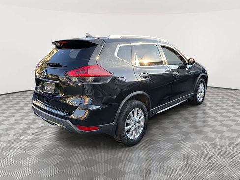 Used 2018 Nissan Rogue SV AWD/4WD image 2
