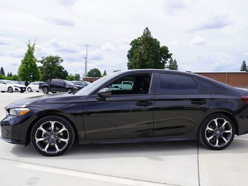 Used 2025 Honda Civic Sport Touring image 3