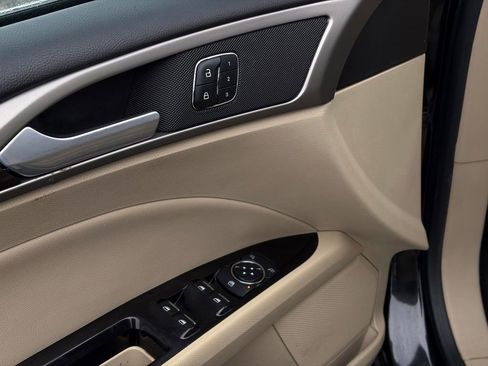 Used 2013 Ford Fusion SE image 12