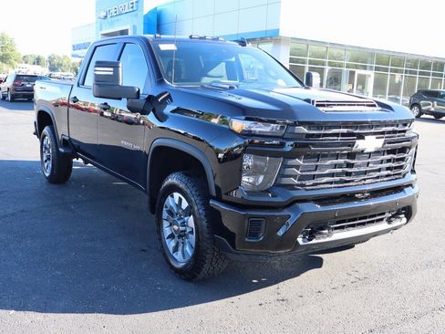 New 2025 Chevrolet Silverado 2500 Custom w/ Custom Value Package image 2