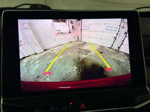 Used 2024 Jeep Compass Latitude image 50