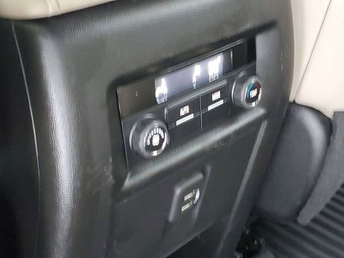 Certified 2023 Chevrolet Traverse LT image 36