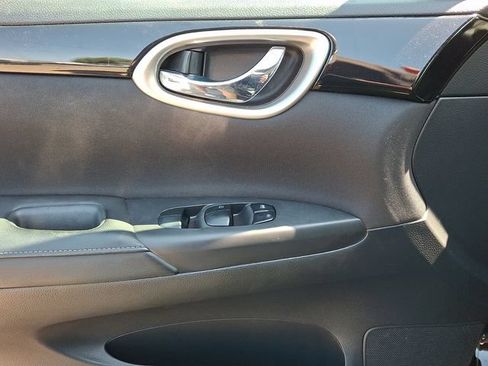 Used 2019 Nissan Sentra SV FWD image 12