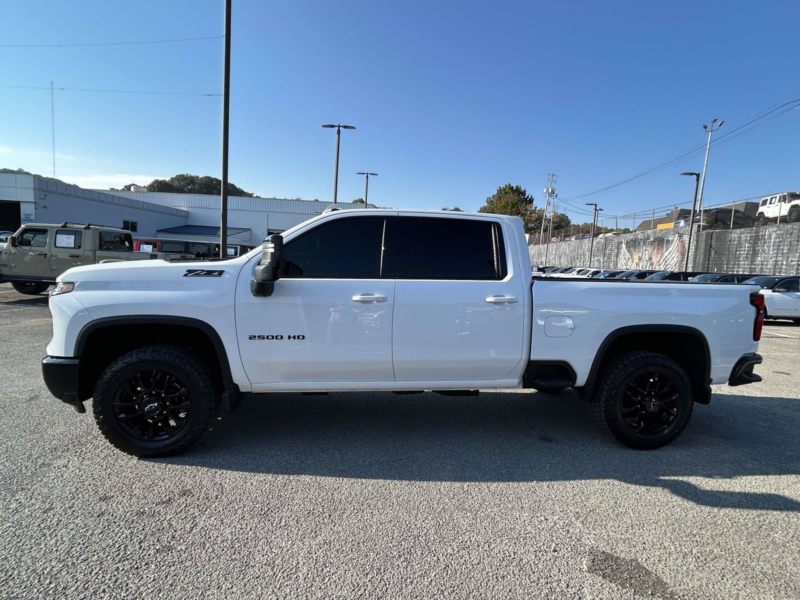 Used 2025 Chevrolet Silverado 2500 LTZ w/ LTZ Plus Package AWD/4WD image 4