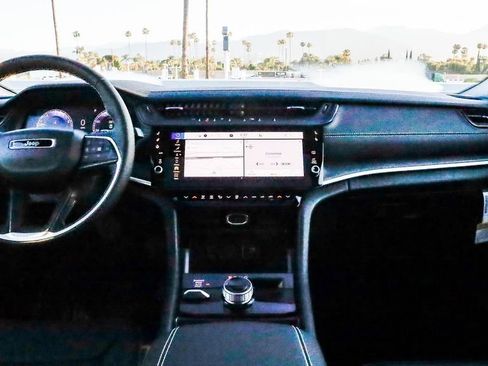 New 2026 Jeep Grand Cherokee L Limited AWD/4WD image 15