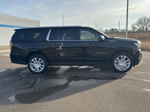 Used 2023 Chevrolet Suburban High Country image 6