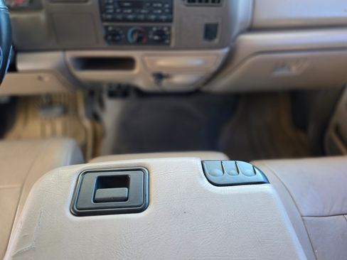 Used 1999 Ford F350 Lariat RWD image 14