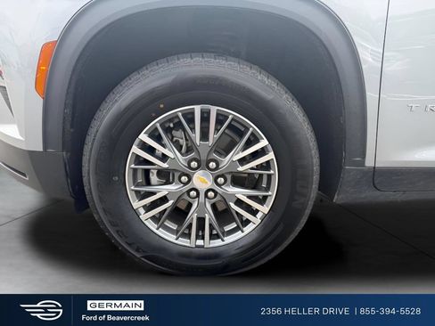 Used 2024 Chevrolet Traverse LT AWD/4WD image 27