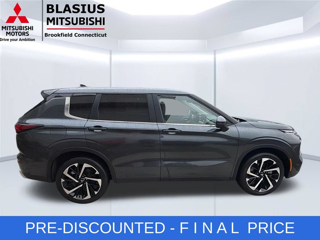 Used 2024 Mitsubishi Outlander SE FWD image 7