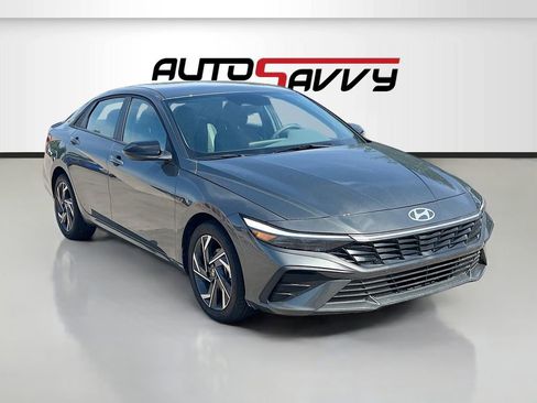Used 2025 Hyundai Elantra Sport FWD image 1