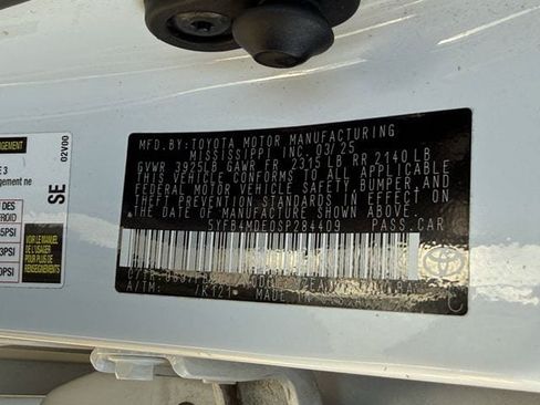 Used 2025 Toyota Corolla LE FWD image 33