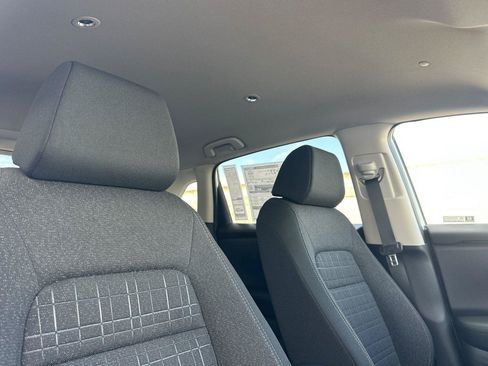 New 2027 Honda HR-V LX image 17