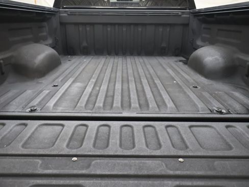 Used 2018 Toyota Tundra SR5 w/ SR5 Upgrade Package AWD/4WD image 13