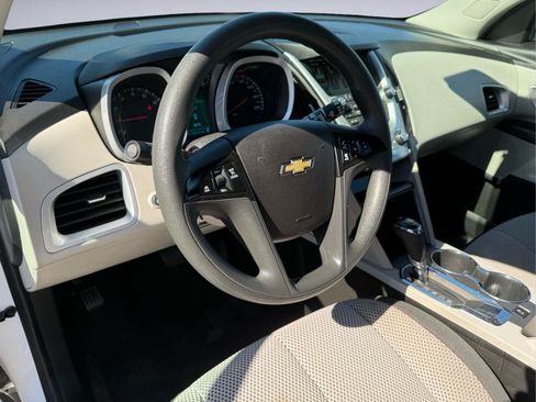Used 2017 Chevrolet Equinox LS FWD image 13